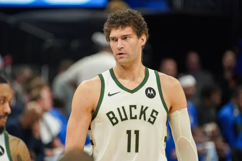 英雄联盟- 赛地聚焦：NBA季后赛赛前热度飙升，密尔沃基雄鹿回应争议，底气十足，赛程密集仍需轮换